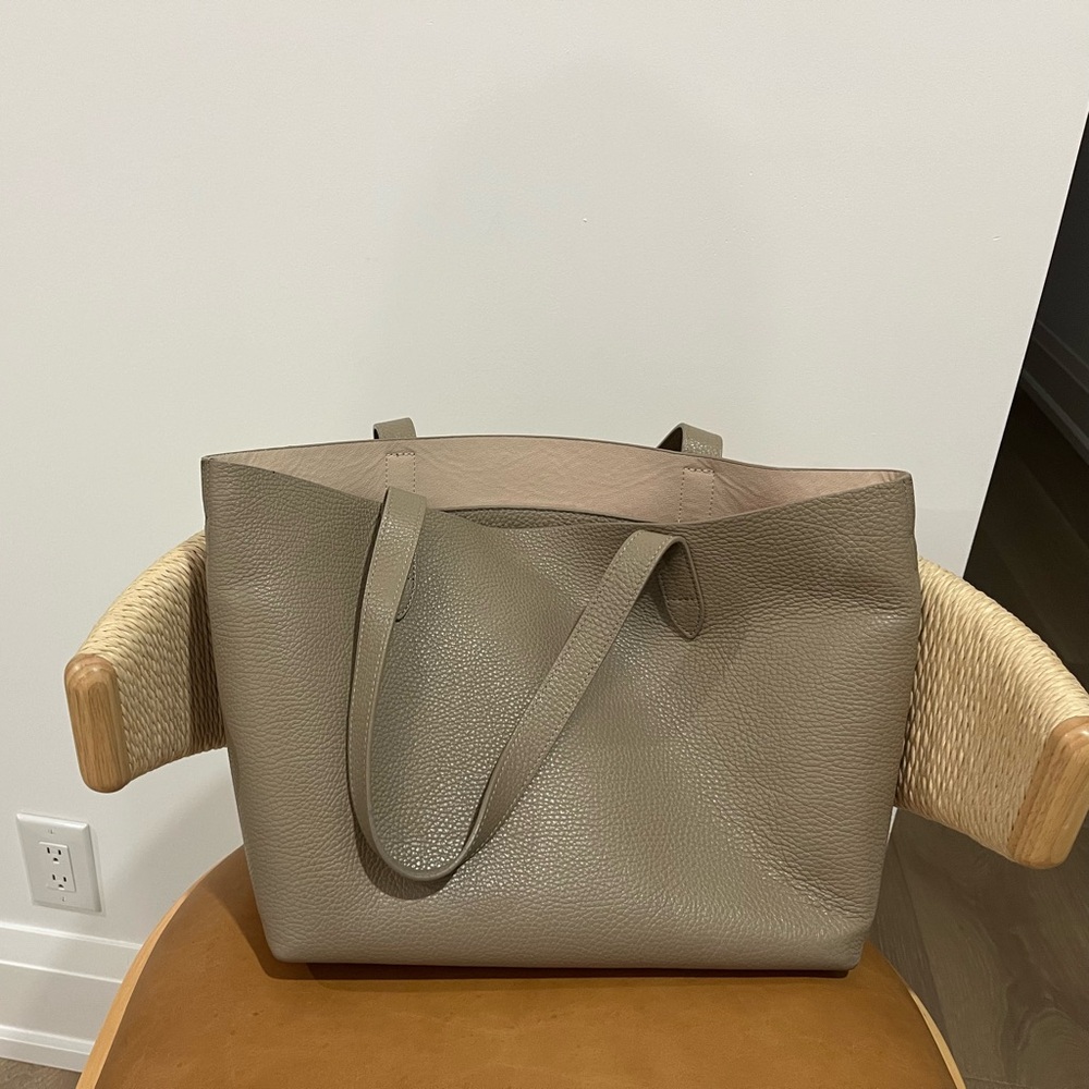Cuyana small tote in stone